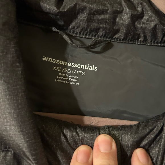 Amazon Essentials Packable Puffer Jacket - Picture 4 of 6